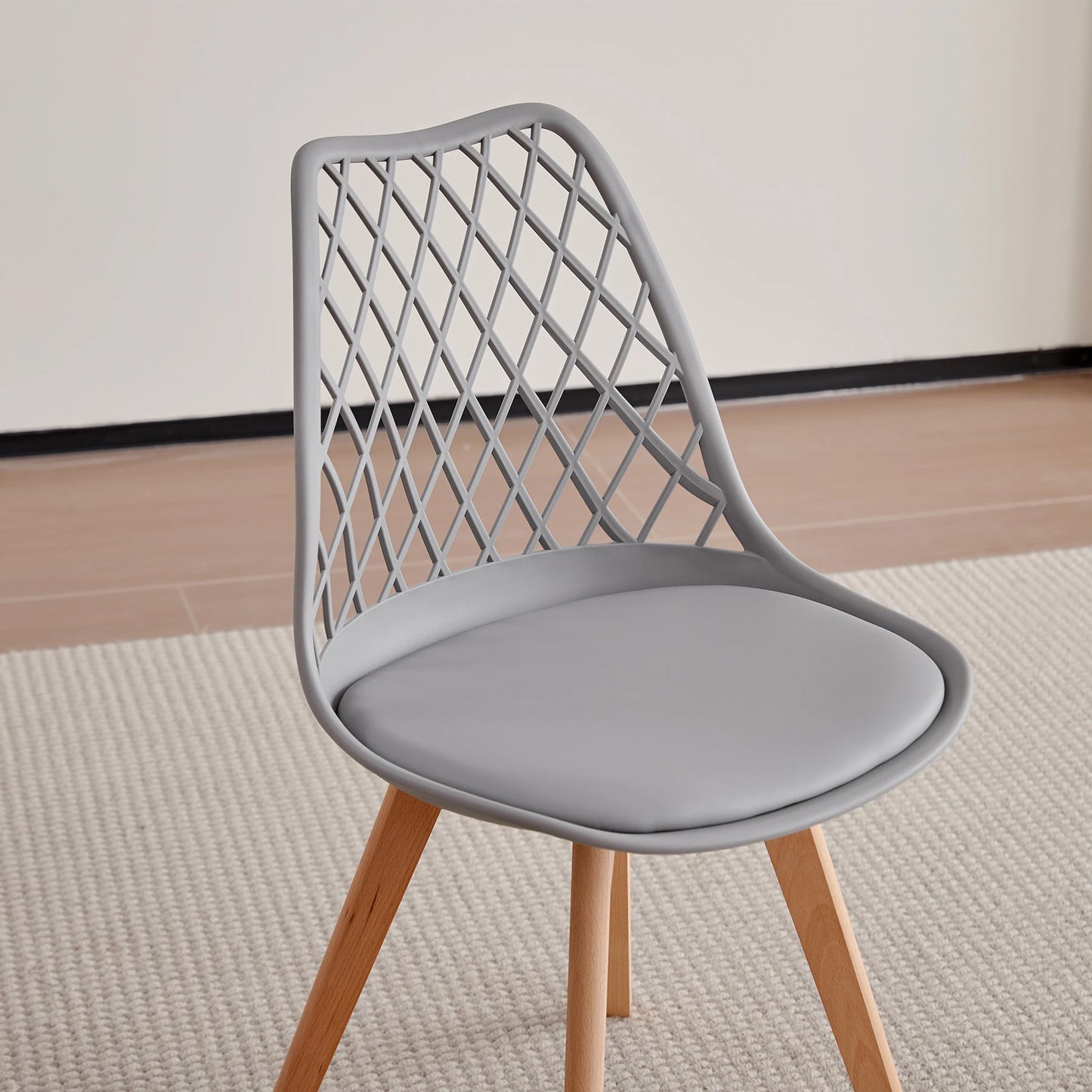 Chaise Liliane — bois massif, design contemporain