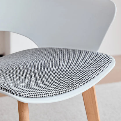 Chaise Lorraine — bois, design contemporain, avec accoudoirs