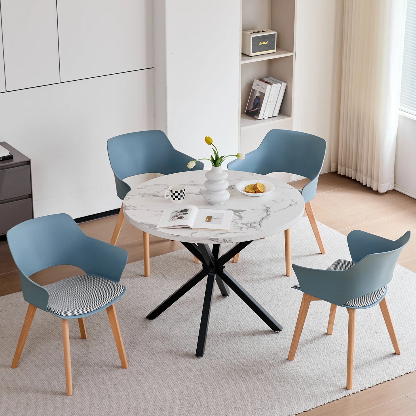 Chaise Lorraine — bois, design contemporain, avec accoudoirs