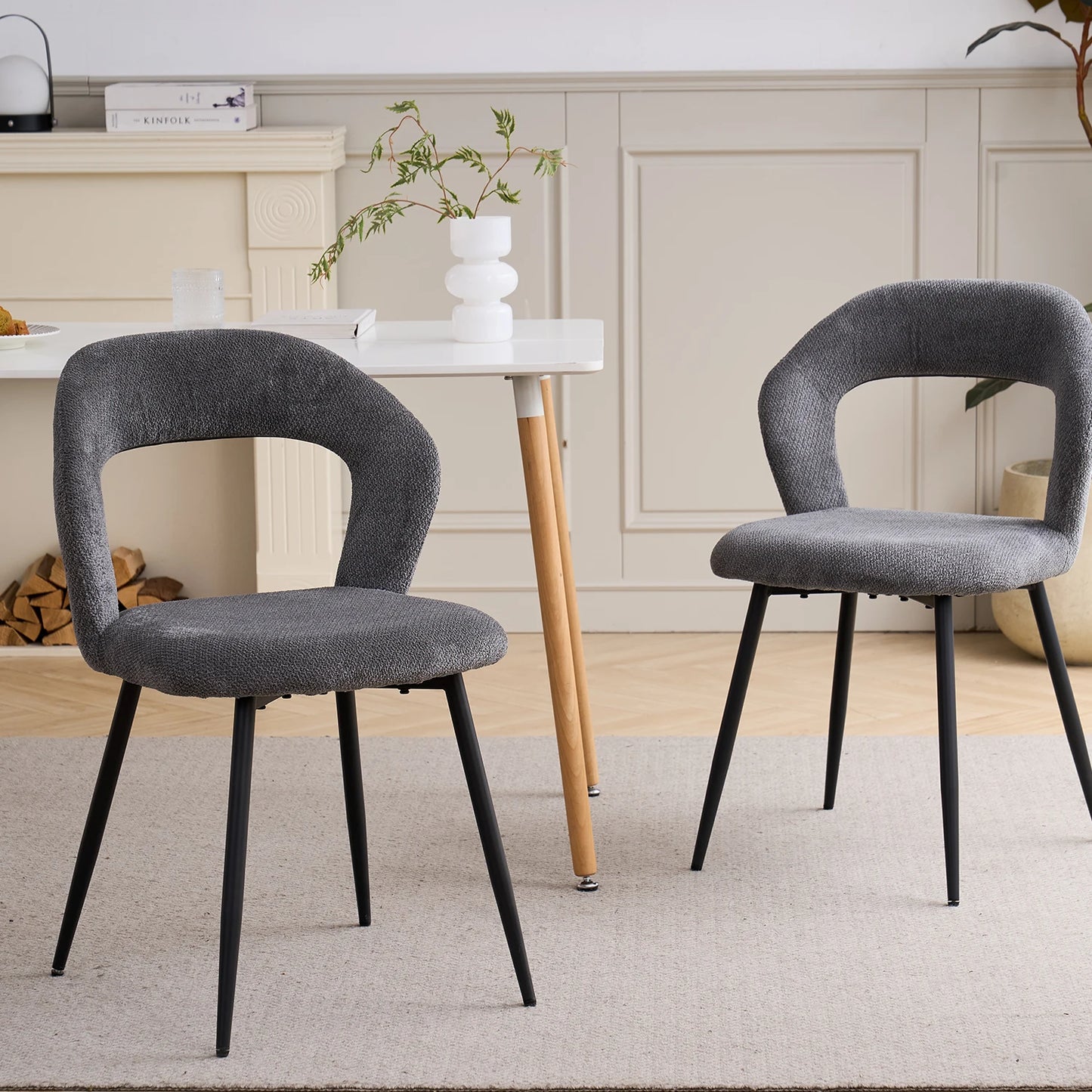 Chaise Suzanne — finition noir, métal, design contemporain