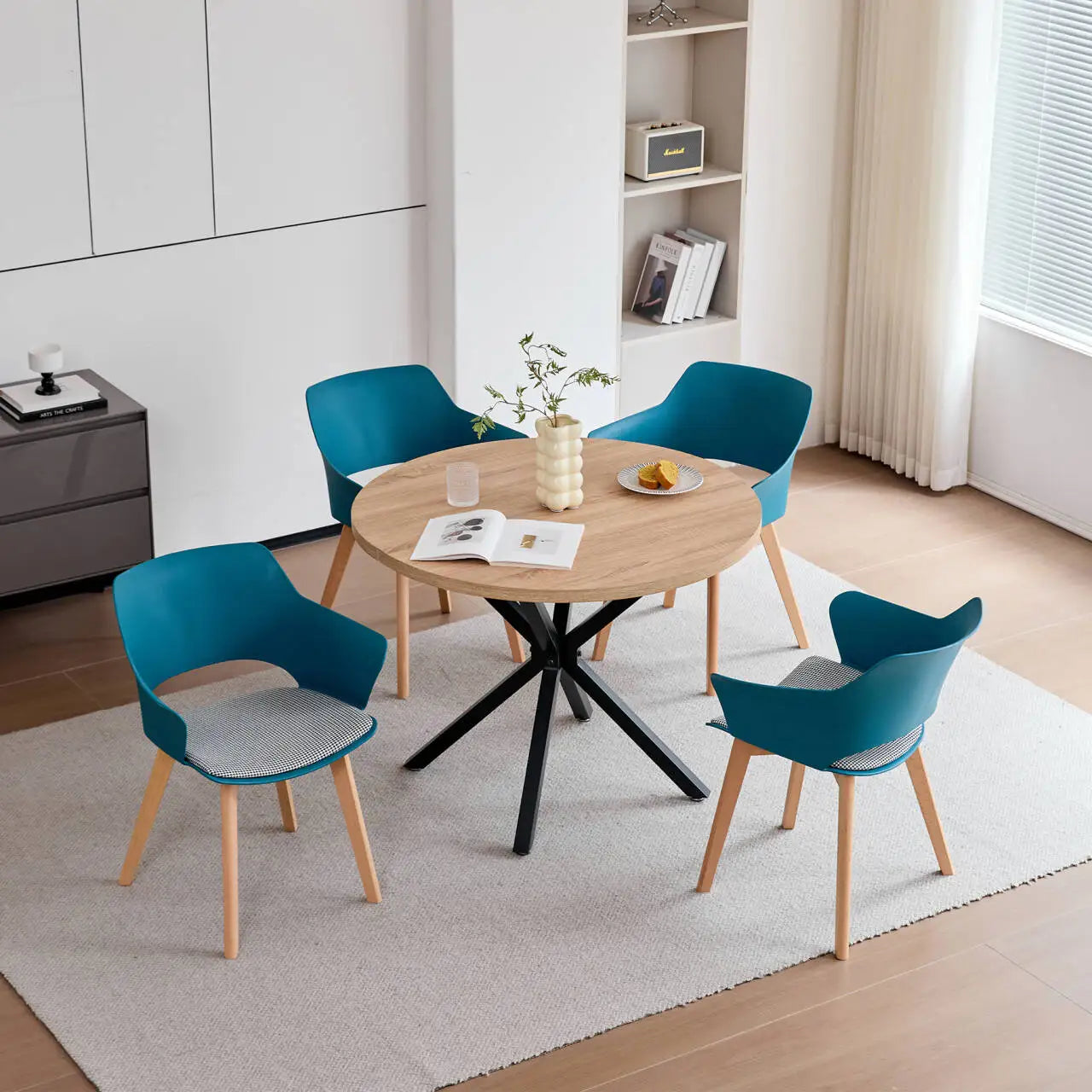 Chaise Lorraine — bois, design contemporain, avec accoudoirs