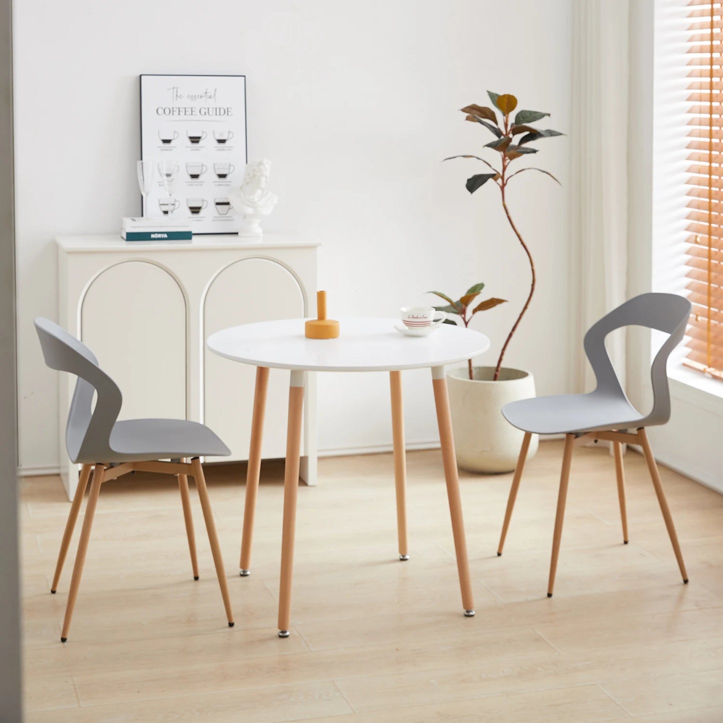 Chaise Bastien — finition blanche, style nordique