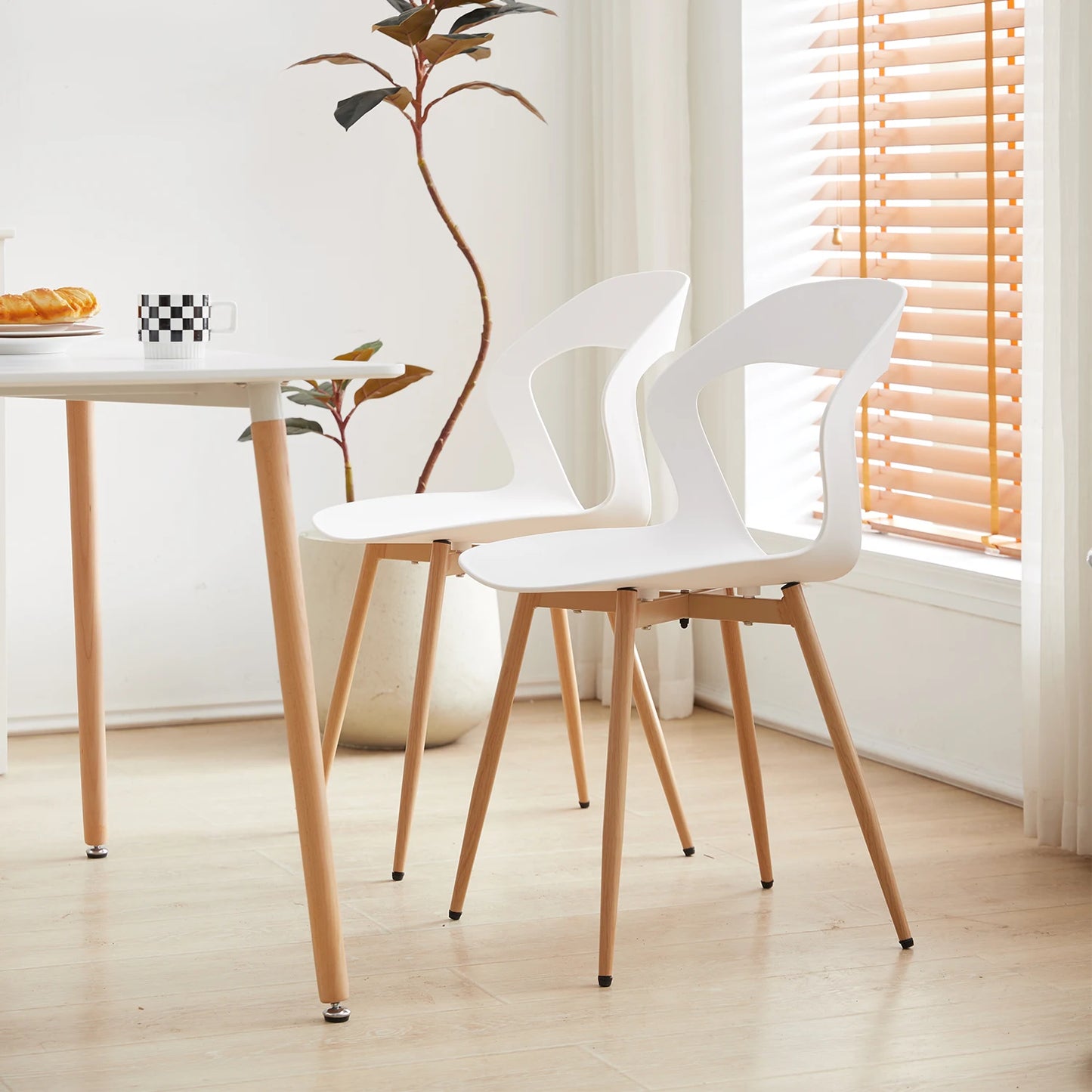 Chaise Bastien — finition blanche, style nordique
