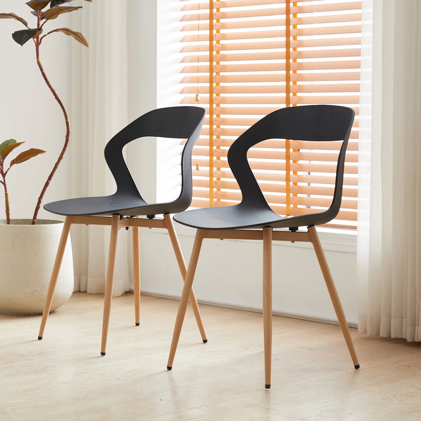 Chaise Bastien — finition blanche, style nordique