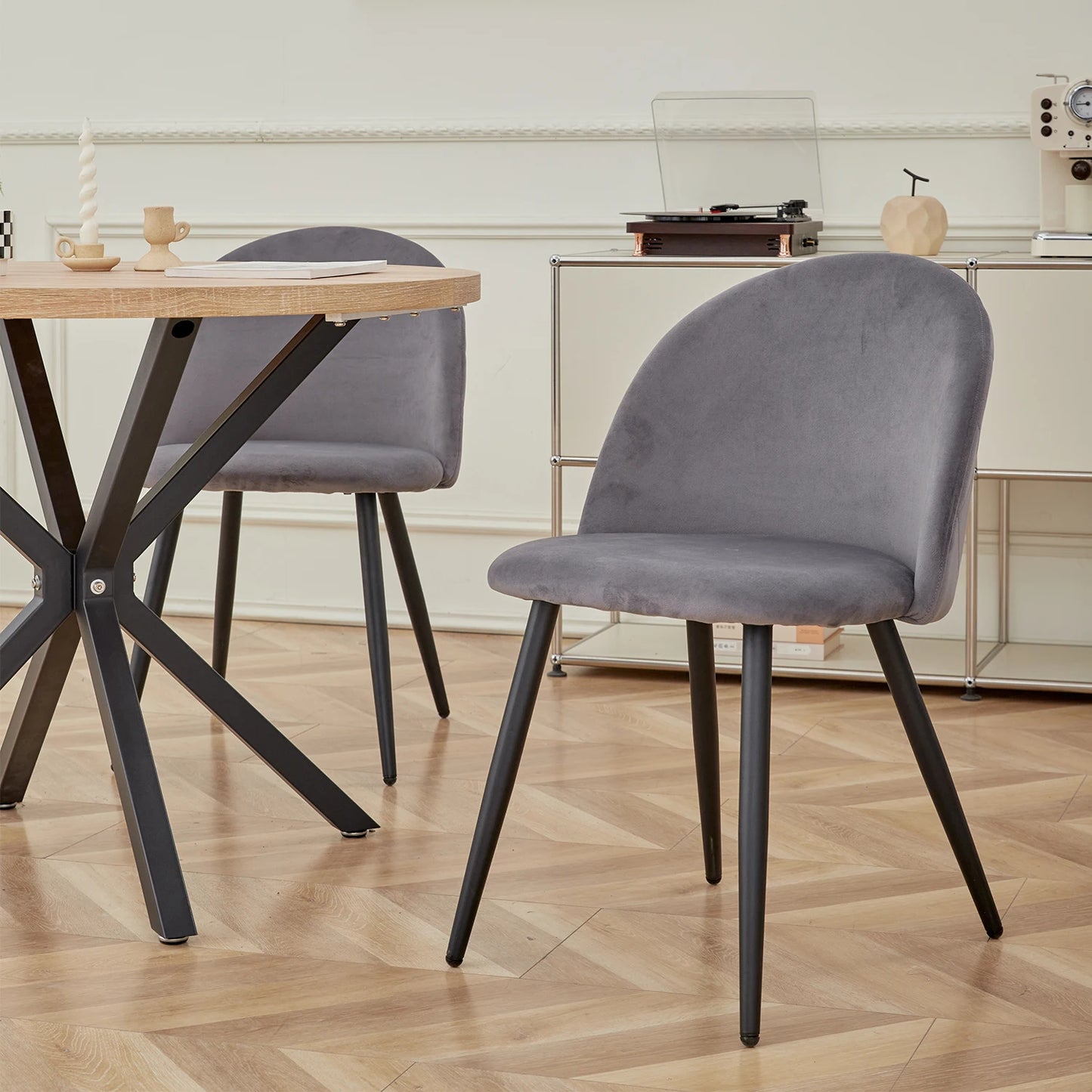 Chaise Caroline — velours, style nordique