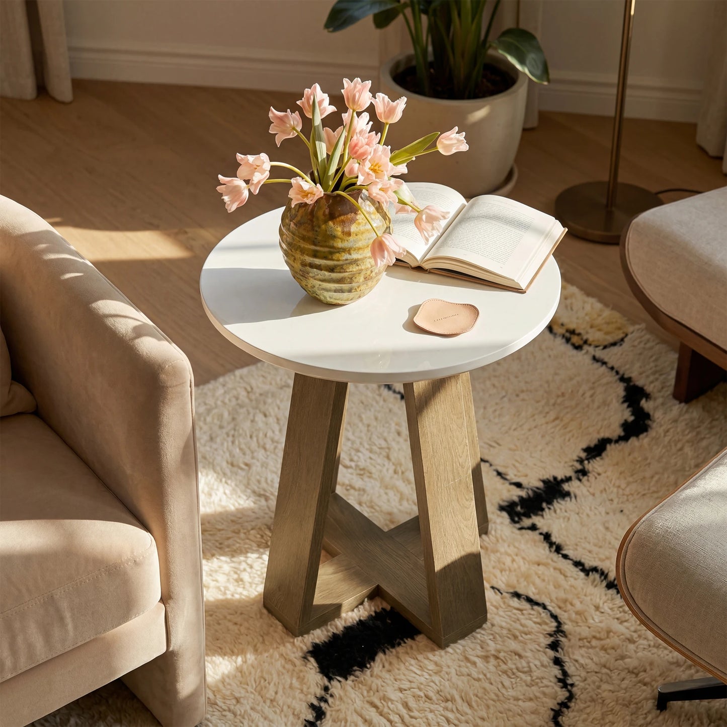 Table d'appoint Bertrand — finition blanche, design contemporain, ronde